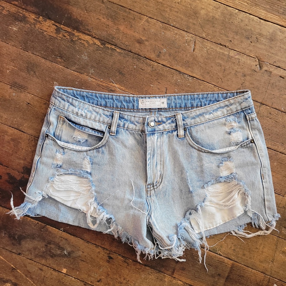 Angel Kiss Distressed Denim Shorts LightWash Blue MidRise 11 Y2K Streetwear Boho